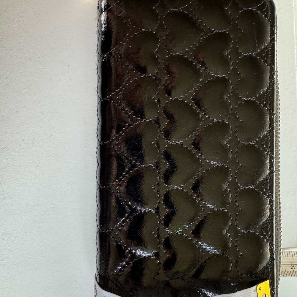 Source Unknown Glossy Black Quilted Wallet - Picture 6 of 6